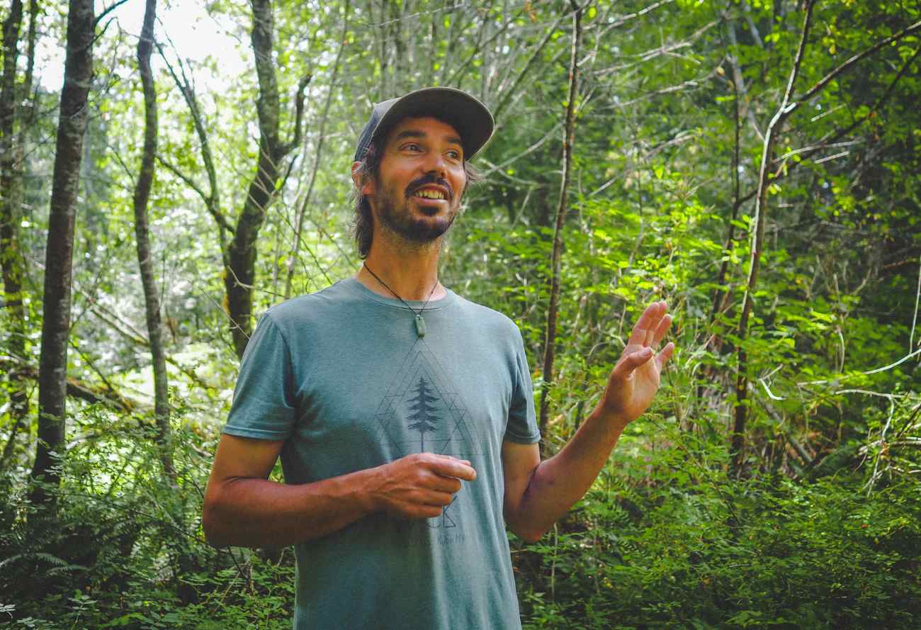 ben-foraging-spring